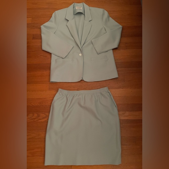 Alfred Dunner Other - Woman’s Suit - Sizes 10 & 12 - Alfred Dunner